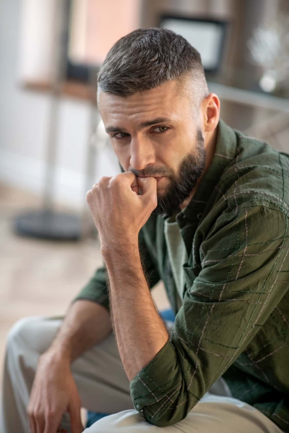 אבא לפני יציאה למילואים, רגע של דאגה והכנה משפחתית